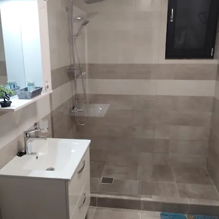 Apartment Teo By The Sea